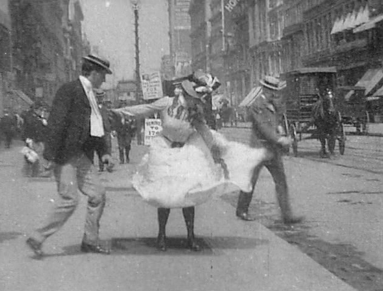 Scene from "What Happened on Twenty-Third Street, New York City" (Edison, 1901).