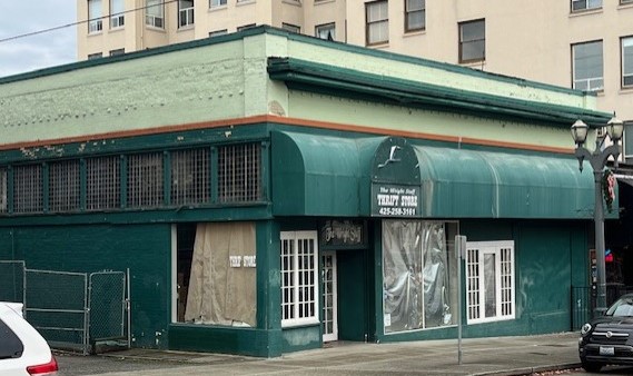 The old Apollo building still stands in downtown Everett; as of November 2024, it's unoccupied.