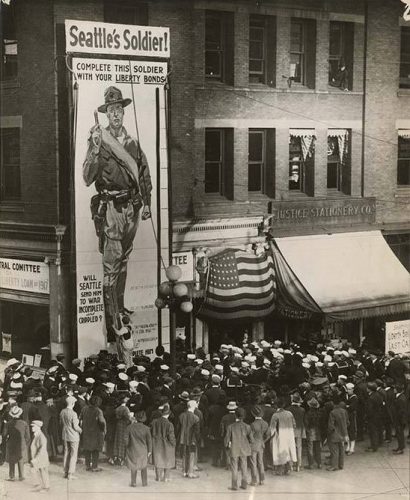 Liberty Loan advertisement, downtown Seattle. (Courtesy Museum of History and Industry, Image No. 2000.107.233.10.05)