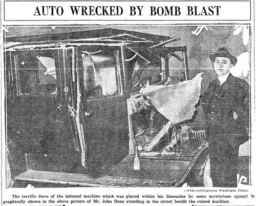 Danz and his wrecked automobile in the "Post-Intelligencer." (Seattle Post-Intelligencer, 28 December 1922, Page 3)