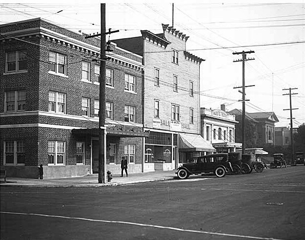 Market Street, Ballard, on October 19, 1925. The Majestic Theatre is third from the left. (Photo by Webster & Stevens; courtesy Museum of History and Industry, Image No. 1983.10.12218.1)