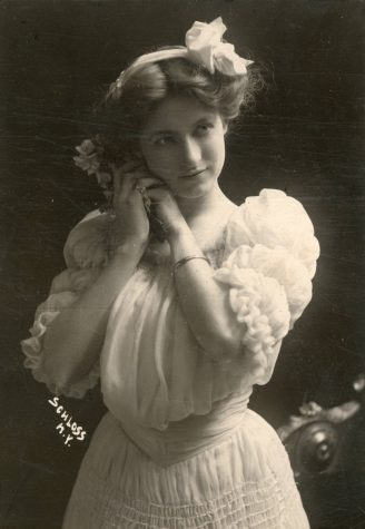 Stage actress Maude Fealy, ca. 1906. (Courtesy University of Washington Special Collections, Order No. 30809)