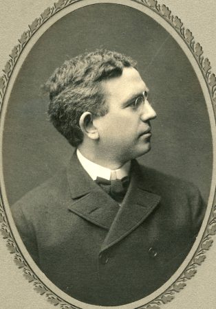 Seattle theatrical manager Edward L. Drew, ca. 1904. (Courtesy University of Washington Special Collections, Order No. JWS16577)