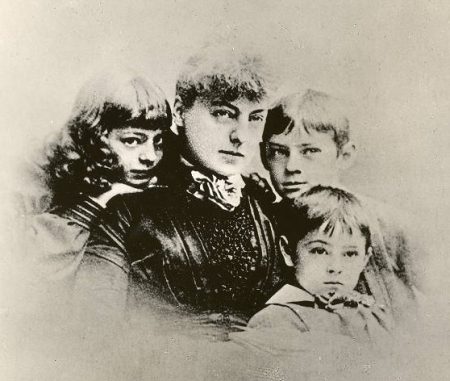 Georgia Drew Barrymore with children Ethel, Lionel and John, ca. 1883. (Courtesy University of Washington Special Collections, Order No. 23269)