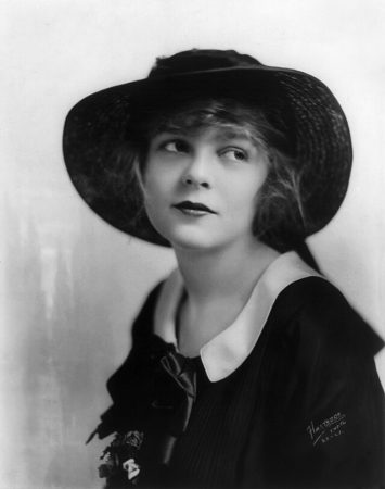 Actress Blanche Sweet, ca. 1915. (Photograph by Harsook Studios)